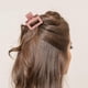thumbnail image 4 of Pinzas para el pelo de garra medianas para mujeres y niñas, mate, doble fila, 4 of 5