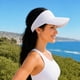 thumbnail image 1 of Jockey visera yalis para mujer liviana, ajustable y sin logos - blanca, 1 of 2