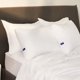 thumbnail image 1 of Almohada Casper Essential Standard Firmeza Media Funda Removible, 1 of 3