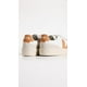 thumbnail image 3 of Zapatillas Veja V-90 de piel color ámbar extra blanca para hombre, 3 of 3
