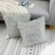 thumbnail image 2 of Juego de 2 fundas de almohada decorativas esponjosas en gris claro, nueva serie de lujo, estilo merino, de piel sintética, cuadradas y peludas, de 45 x 45 cm., 2 of 5
