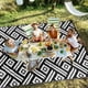 thumbnail image 2 of Alfombra Kalafun 183 × 274 cm Negra y Blanca para Patio Exterior, 2 of 7