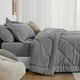 thumbnail image 2 of Set de edredón Love's Cabin, cama doble gris, 5 piezas, en una bolsa, 2 of 3