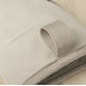 thumbnail image 4 of Juego de guantes de cocina KitchenAid Beacon, bicolor, antideslizantes, 2 piezas, 4 of 7