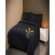 thumbnail image 3 of Cubrecama Quilt De Verano Con Flores Bordadas 2 Plazas Negro 2, 3 of 4