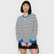 thumbnail image 2 of Polerón Mujer Oversize Líneas Negro Corona, 2 of 5