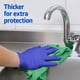 thumbnail image 4 of Guantes de examen de nitrilo Medline VersaShield XL, 90 unidades, 4 of 7