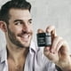 thumbnail image 2 of Crema antienvejecimiento Brickell Men's Revitalizing 60 ml para hombres, 2 of 8