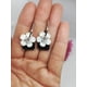 thumbnail image 3 of Aros Flor Coreana Cristal Negro Y Blanca Pendientes Zirconia, 3 of 3
