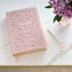 thumbnail image 3 of Biblia Sagrada - Christian Art Gifts - Versión King James - Tapa de cuero vegano rosa, 3 of 9