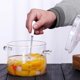 thumbnail image 4 of Olla de vidrio Cangfort de borosilicato resistente al calor de 1,5 L, 4 of 6