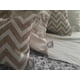 thumbnail image 2 of Funda Cojin Decorativo Diseño Zigzag Crema Y Blanco 60X60, 2 of 2