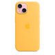 thumbnail image 2 of Funda de silicona para iPhone 15 de Apple con MagSafe, color Sunshine, 2 of 6