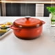 thumbnail image 4 of Hierro fundido esmaltado Dutch Oven Lodge, 6 litros, con tapa, color amapola, 4 of 4