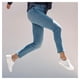 thumbnail image 2 of Zapatillas Winny para mujer de Vionic, blancas de cuero, talla 7, 2 of 8