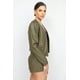 thumbnail image 4 of Conjunto de Chaqueta y Shorts con Botones Laterales Detallados, 4 of 5