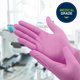thumbnail image 4 of Guantes de examen de nitrilo HALYARD PINK UNDERGUARD sin polvo, 4 of 6