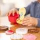 thumbnail image 2 of Set Play Food Melissa & Doug Play to Go para tartas y helados, 2 of 3