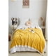 thumbnail image 3 of Frazada de Plush y Sherpa Elegante, 3 of 3