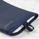 thumbnail image 2 of Juego de 2 guantes de cocina KitchenAid de silicona suave acanalada, color azul, 2 of 3