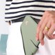 thumbnail image 5 of Funda para pasaporte Melsbrinna, impermeable, con bloqueo RFID, 5 of 7