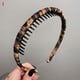 thumbnail image 5 of Diadema con peine, 3 unidades de diademas con estampado de leopardo para mujer, diademas de plástico con aro para el pelo, accesorios antideslizantes de moda para peinar el cabello., 5 of 7