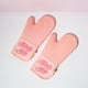 thumbnail image 2 of Juego de guantes para horno Paris Hilton That's HOT, resistentes al calor, color rosa, 2 of 3