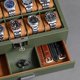 thumbnail image 4 of Caja de Relojes ROTHWELL de 10 Ranuras en Cuero Verde/Marrón Claro, 4 of 6
