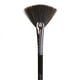 thumbnail image 2 of Sigma Beauty | Brocha abanico de Strobing | Brocha de maquillaje | Suave, D, 2 of 3