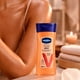 thumbnail image 3 of Aceite Corporal Vaseline Glow Vanilla, 200 ml, 3 of 3