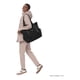 thumbnail image 2 of Shopping Bag Grande Para Mujer Praga Porta Pc 15  Negro, 2 of 7