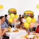 thumbnail image 5 of Centro de Mesa con Globos Zyloon Hamburguesa 2 Juegos para Fiesta, 5 of 7