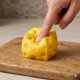 thumbnail image 3 of Squishy Forma de Queso - Juguete Antiestrés, 3 of 3