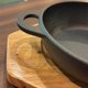 thumbnail image 5 of Sarten Hierro Fundido Antiadherente con Asas y Base de Madera, 5 of 7