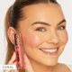 thumbnail image 3 of Blush & Glow Cheek Plump Tarta Maneater Coral, tamaño completo, 3 of 8