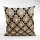 thumbnail image 4 of Almohada Velvet Majestic de Plutus Brands, color dorado, negro y crema, 40 x 40 cm, 4 of 5