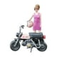 thumbnail image 2 of Figura Pintada En Miniatura De Niña Con Motocicleta 1:64 Para Decoración De Escenas En Miniatura, 2 of 3