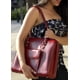 thumbnail image 2 of Maletín McKleinUSA W Series Glenview de piel de primera calidad, color rojo, 2 of 9