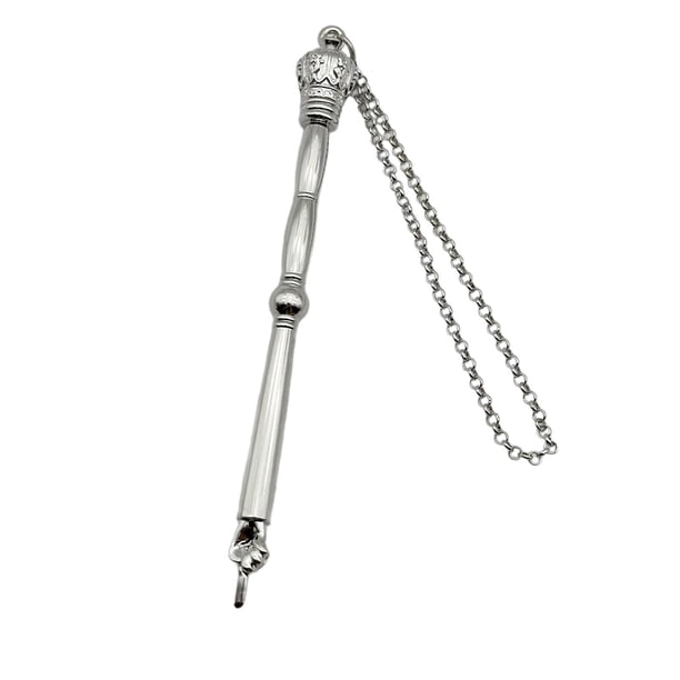 Puntero de la Biblia, herramienta de lectura de la Biblia, elegante, decorativo, puntero de mano de aleación de zinc para lectura de la Torá Mitzvá Cabeza de corona plateada