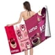 thumbnail image 4 of Oso de Fresa Lotso Toalla de playa de secado rápido con diseño temático, regalo para mujeres y niñas, ideal para cumpleaños, fans, amantes de la música, uso en la playa o al aire libre, 78 × 150 cm, 4 of 6