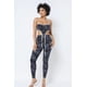 thumbnail image 5 of Top Corto con Estampado de Malla y Cuello Halter con Cadena de Plástico con Leggings a Juego, 5 of 5