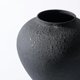 thumbnail image 4 of Jarrón redondo grande negro RyddeligHome con aspecto de cerámica rústica, 4 of 9