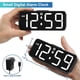 thumbnail image 2 of Reloj despertador digital compacto Peakeep con respaldo de batería, blanco, 2 of 7
