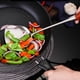 thumbnail image 5 of Juego de utensilios de cocina de 2 piezas, acero inoxidable 304, pala para wok y cuchara para sopa con mango largo de madera resistente al calor, 5 of 7