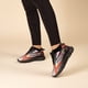 thumbnail image 2 of Zapatilla Deportiva Mujer Negro Luz Chinitown, 2 of 6