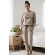 thumbnail image 1 of Pijama Franela Mujer Estampado Flor de Loto Beige beige M, 1 of 8