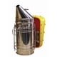 thumbnail image 1 of Ahumador para Abejas Mann Lake 4x7in con Protector de Calor de Acero Inoxidable, 1 of 3