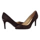 thumbnail image 2 of Zapato Calvin Klein Gayle Pump para mujer, cuero marrón oscuro, 2 of 6