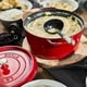 thumbnail image 2 of Cocotte redonda de hierro fundido STAUB de Dutch Oven, 7 litros, color rojo cereza, 2 of 9