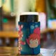 thumbnail image 5 of Ponyo en El Acantilado Funda enfriadora de latas, aislante de bebidas para mantener frías o calientes, funda térmica plegable para latas, portabebidas reutilizable, 5 of 6